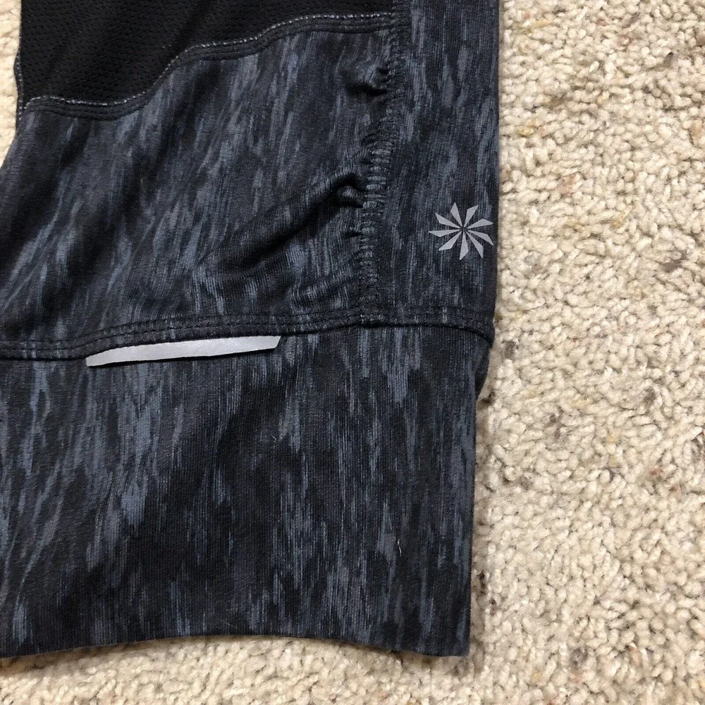 ATHLETA size M Reptile Relay Capri BLUE- GRAY BLACK 212405 Z22